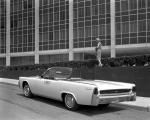Lincoln Continental 1961 года